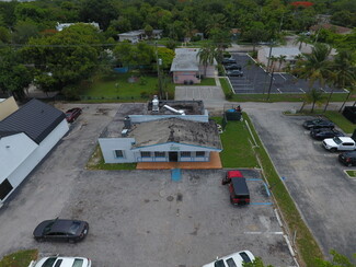 Más detalles para 975 NE 125th St, North Miami, FL - Local en alquiler