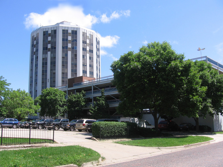 201 W Springfield Ave, Champaign, IL en alquiler - Foto del edificio - Imagen 1 de 5