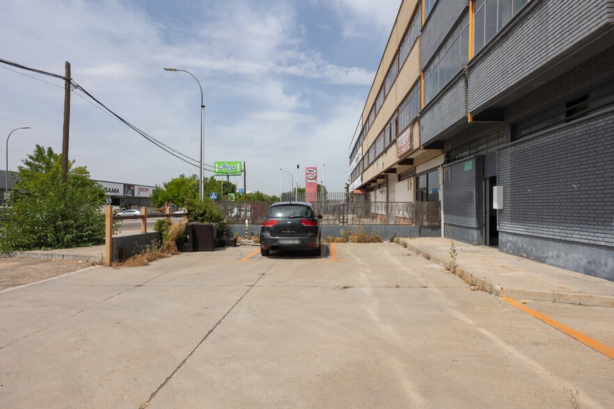 Avenida de Castilla, 9, San Fernando de Henares, Madrid en venta - Foto del edificio - Imagen 3 de 3