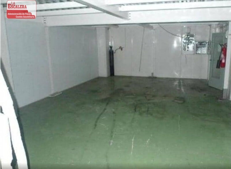 Nave en Sant Esteve Sesrovires, Barcelona en venta - Foto del interior - Imagen 2 de 4