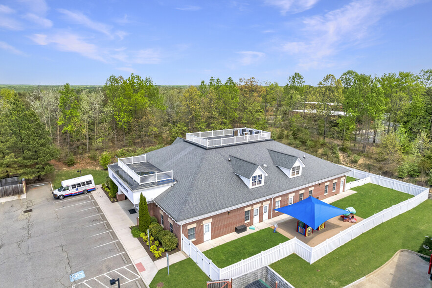 12405 Cape Cod Ct, Lake Ridge, VA en venta - Foto del edificio - Imagen 2 de 9