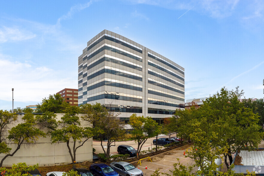 14881 Quorum Dr, Dallas, TX en alquiler - Foto del edificio - Imagen 2 de 12