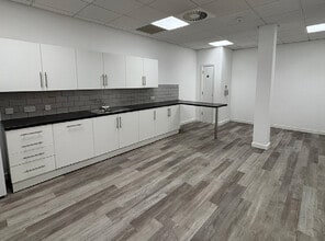 1 The Pavilions, Solihull en alquiler Foto del interior- Imagen 1 de 3