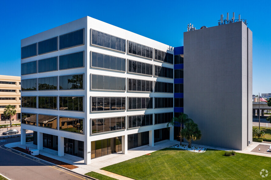 2536 Countryside Blvd, Clearwater, FL en alquiler - Foto del edificio - Imagen 2 de 7