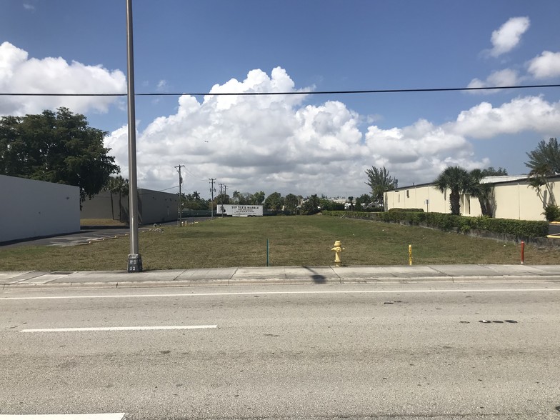 3707 W Commercial Blvd, Tamarac, FL en venta - Foto del edificio - Imagen 3 de 3