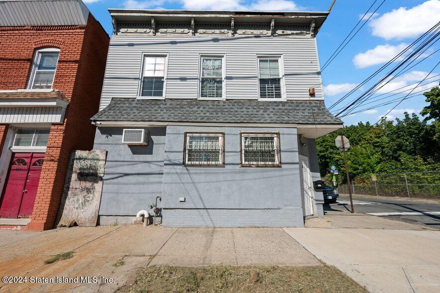 110 Van Pelt Ave, Staten Island, NY en alquiler - Foto del edificio - Imagen 3 de 5