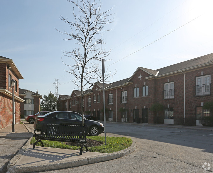 5409 Eglinton Ave W, Toronto, ON en alquiler - Foto del edificio - Imagen 1 de 2