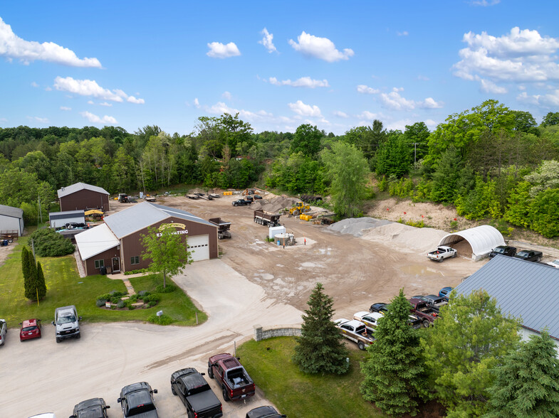 1084 McBride Park Dr, Harbor Springs, MI en venta - Foto del edificio - Imagen 1 de 6