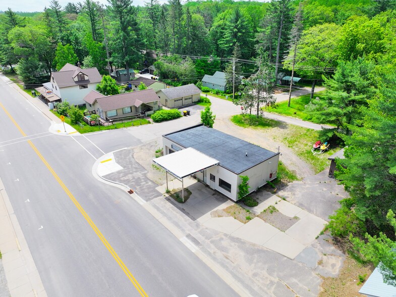 7205 Bradley St, Lake Tomahawk, WI en venta - Foto del edificio - Imagen 3 de 15