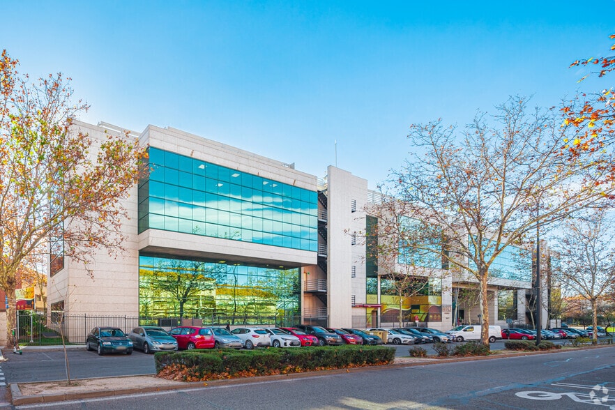 Avenida Tenerife, 2, San Sebastián de los Reyes, Madrid en alquiler - Foto del edificio - Imagen 2 de 2