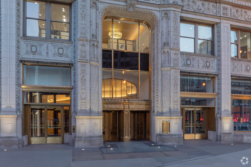 400 N Michigan Ave, Chicago, IL en alquiler - Foto del edificio - Imagen 2 de 21