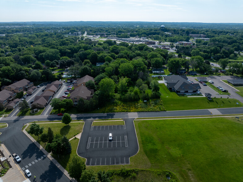 XXXX FIVE HAWKS AVE SE, Prior Lake, MN en venta - Vista aérea - Imagen 2 de 5