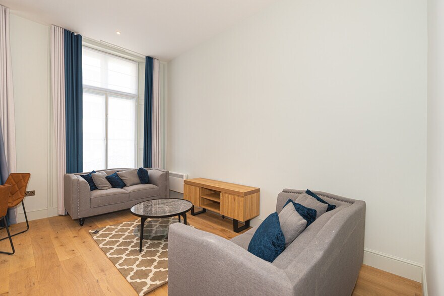 25,27 and 29 Westbourne Grove, W2 4UA cartera de 2 inmuebles en venta en LoopNet.es - Foto del edificio - Imagen 2 de 12