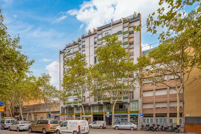 Más detalles de Ronda de Sant Pau, 42, Barcelona - Edificio residencial​ en venta