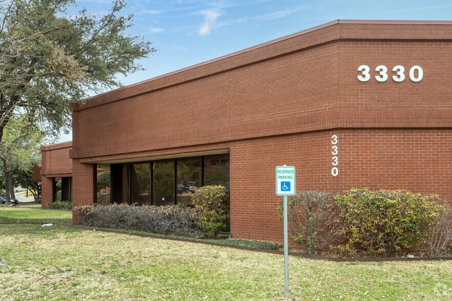 3330 Earhart Dr, Carrollton, TX en alquiler - Foto del edificio - Imagen 2 de 6