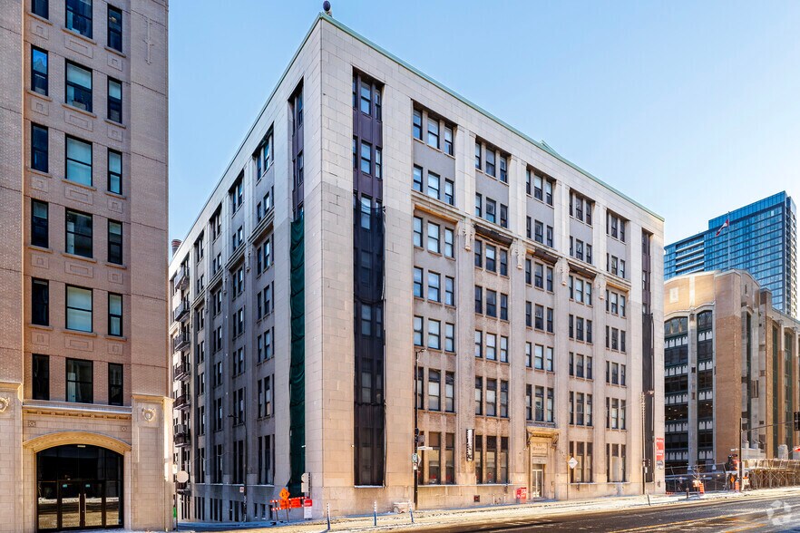 1000 Rue Saint-Antoine O, Montréal, QC en alquiler - Foto del edificio - Imagen 2 de 3