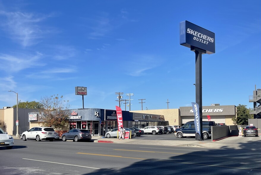 18143-18155 Ventura Blvd, Tarzana, CA en alquiler - Foto del edificio - Imagen 1 de 1