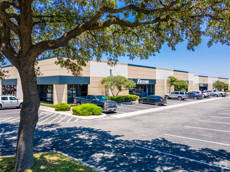 3453 IH-35 N, San Antonio, TX en alquiler - Foto del edificio - Imagen 1 de 3