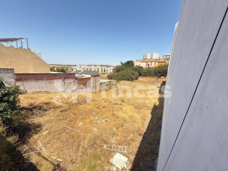Terreno en Alcalá de Guadaíra, Sevilla en venta - Foto del edificio - Imagen 2 de 7