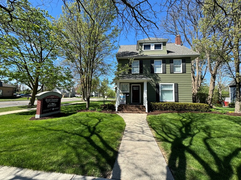 640 W University Dr, Rochester, MI en alquiler - Foto del edificio - Imagen 1 de 23