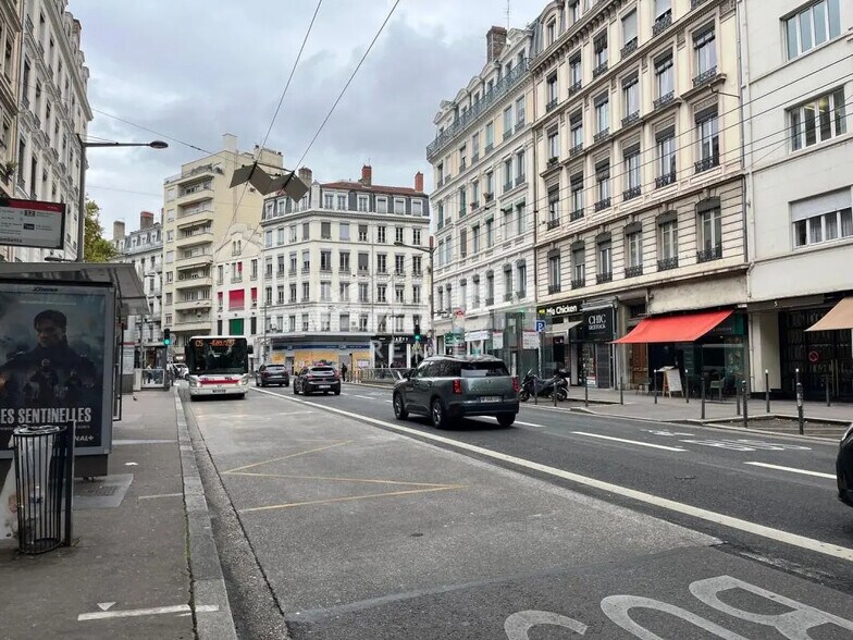 Local en Lyon en alquiler - Foto del edificio - Imagen 1 de 4