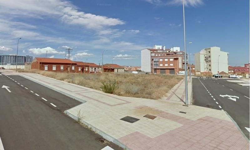Terreno en León en venta - Foto del edificio - Imagen 2 de 9