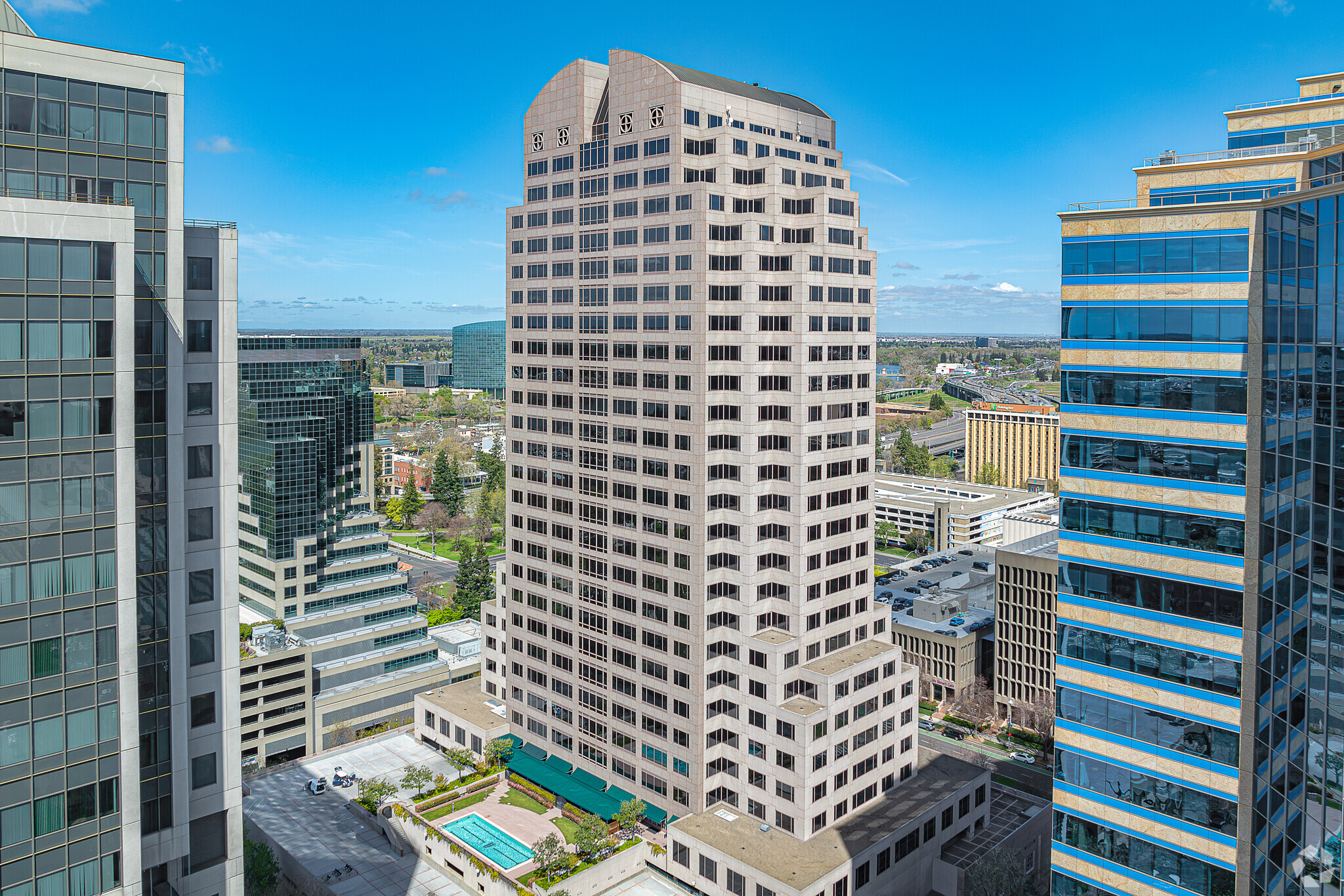 400 Capitol Mall, Sacramento, CA en alquiler Foto del edificio- Imagen 1 de 12