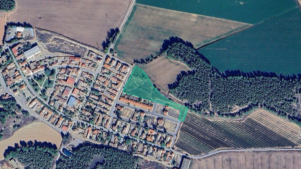 Terreno en Gimenells i el Pla de la Font, Lérida en venta Foto principal- Imagen 1 de 3