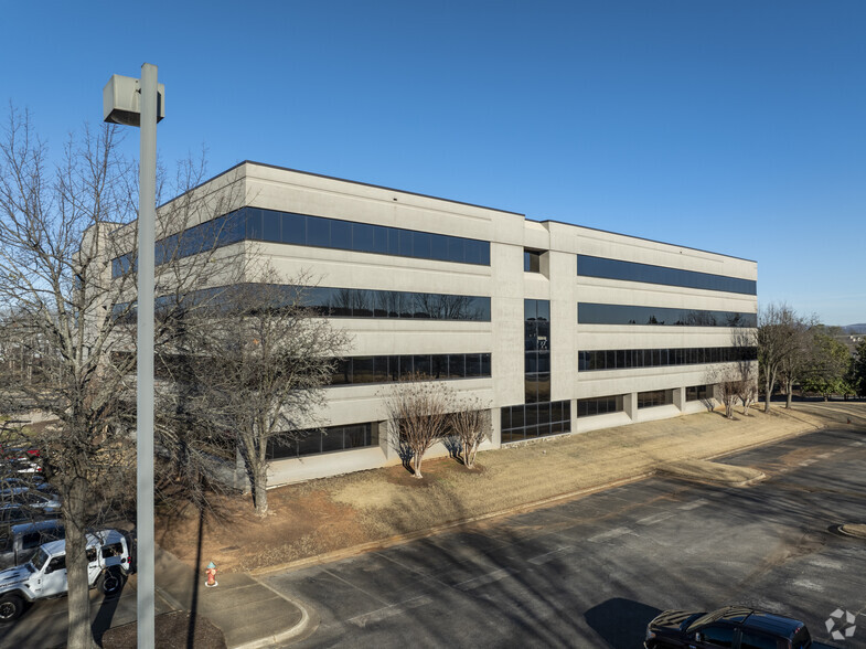 215 Wynn Dr, Huntsville, AL en alquiler - Foto del edificio - Imagen 3 de 23