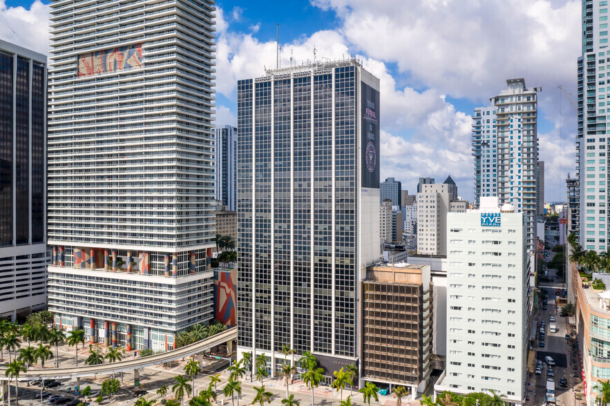 100 N Biscayne Blvd, Miami, FL en alquiler - Foto del edificio - Imagen 2 de 11