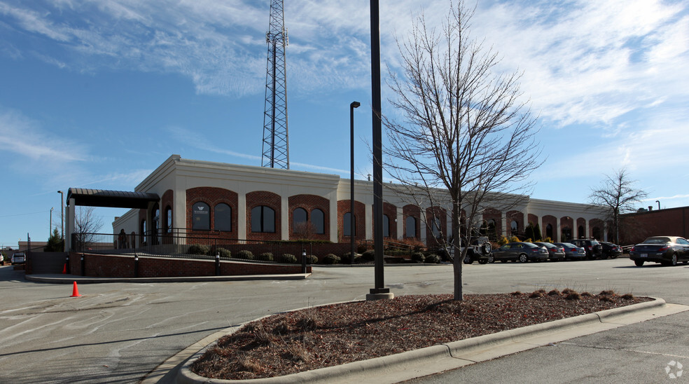 1906 Lendew St, Greensboro, NC en alquiler - Foto del edificio - Imagen 2 de 6