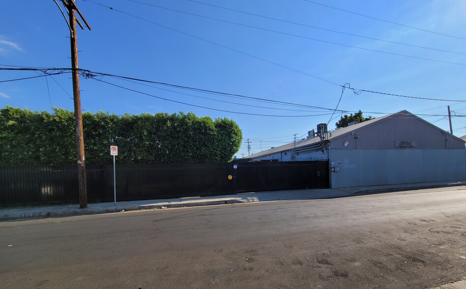 14837 Oxnard St, Van Nuys, CA en venta - Foto del edificio - Imagen 2 de 5