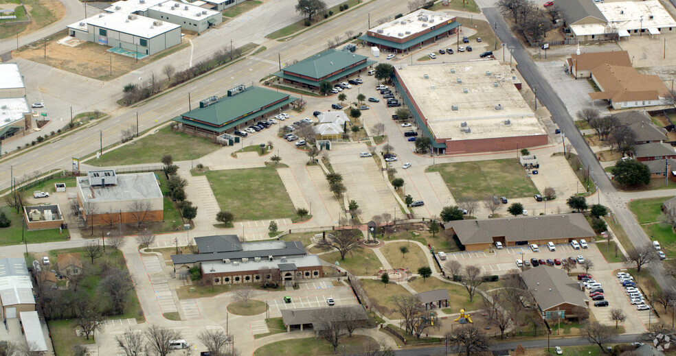 107-113 W Mansfield Hwy, Kennedale, TX en alquiler - Foto del edificio - Imagen 2 de 2