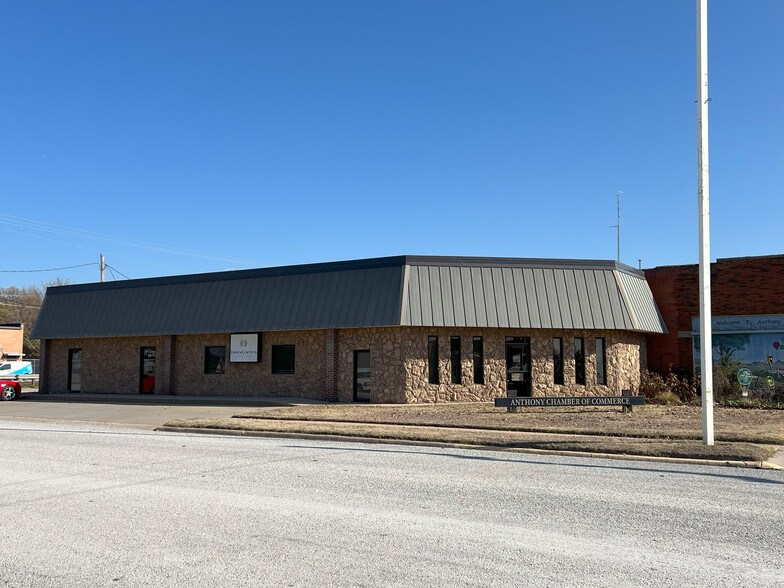 227 E. Main St., Anthony, KS en venta - Foto principal - Imagen 1 de 1