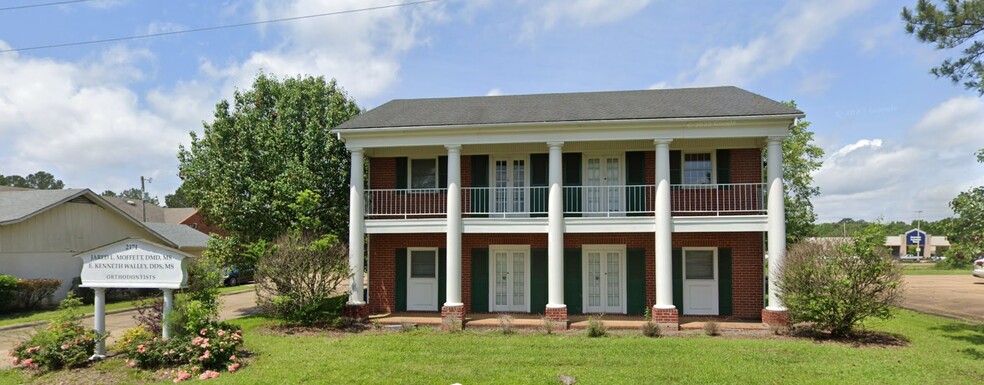 2174 Henry Hill Dr, Jackson, MS en venta - Foto principal - Imagen 1 de 5