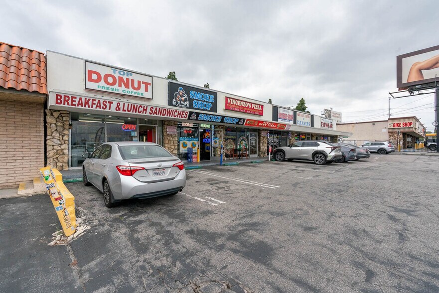 11041-11051 Balboa Blvd, Granada Hills, CA en venta - Foto del edificio - Imagen 1 de 1