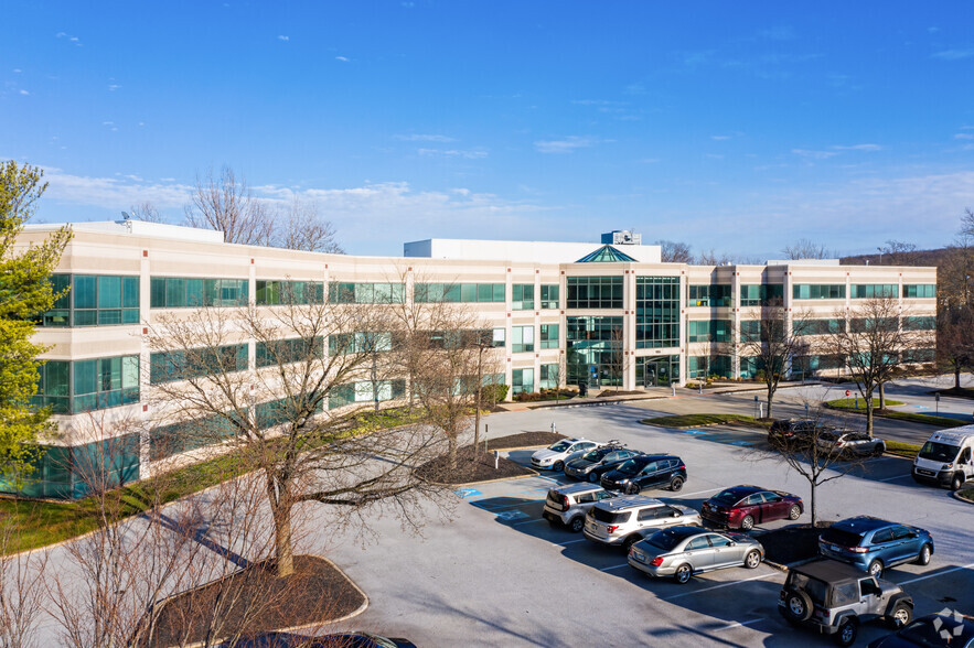 1055 Westlakes Dr, Berwyn, PA en alquiler - Foto del edificio - Imagen 1 de 6