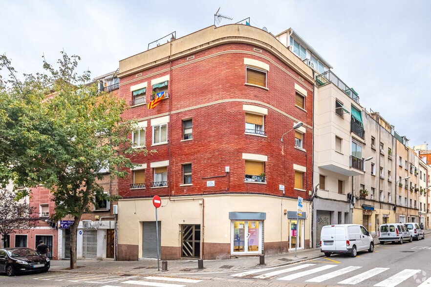 Carrer Font de Canyelles, 91-93, Barcelona, Barcelona en alquiler - Foto del edificio - Imagen 2 de 2