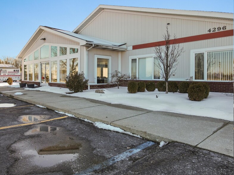 4296 Van Dyke Rd, Almont, MI en venta - Foto del edificio - Imagen 2 de 27