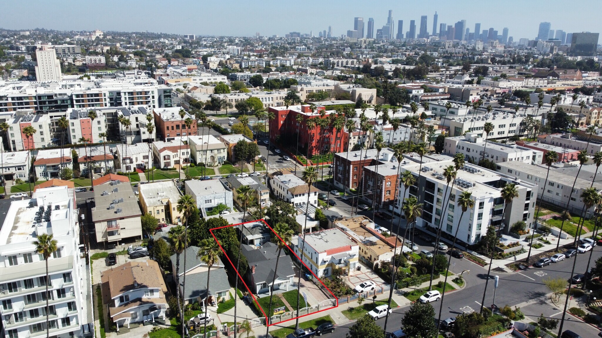 210 N Berendo St, Los Angeles, CA en venta Foto del edificio- Imagen 1 de 1