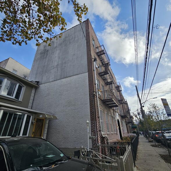 2069 E 12th St, Brooklyn, NY en venta - Foto del edificio - Imagen 3 de 17