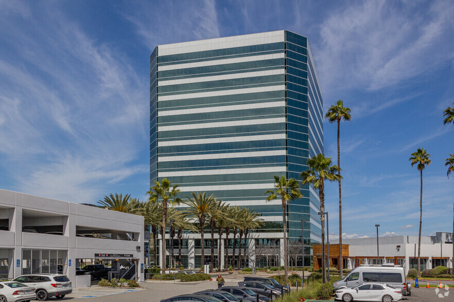 500 N State College Blvd, Orange, CA en alquiler - Foto del edificio - Imagen 1 de 10