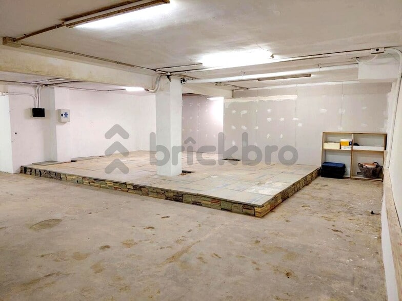 Edificio residencial en Esplugues de Llobregat, Barcelona en venta - Foto del edificio - Imagen 3 de 4