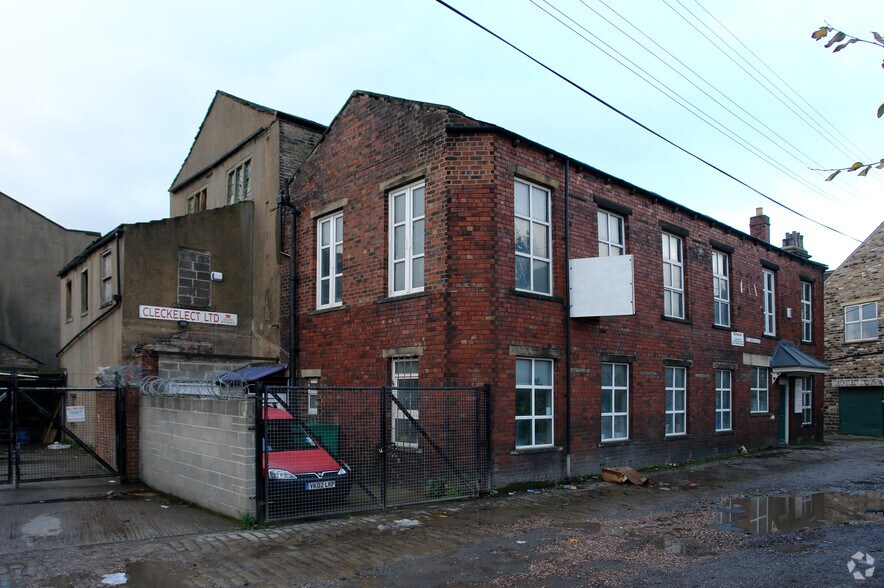 4 St Johns Pl, Cleckheaton en venta - Foto del edificio - Imagen 3 de 12