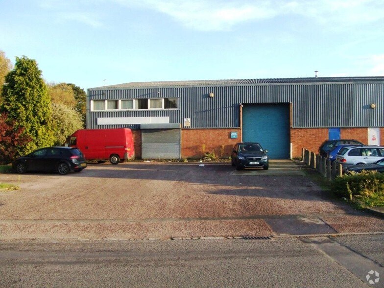 The Runnings, Ashville Trading Estate cartera de 3 inmuebles en venta en LoopNet.es - Foto principal - Imagen 2 de 15