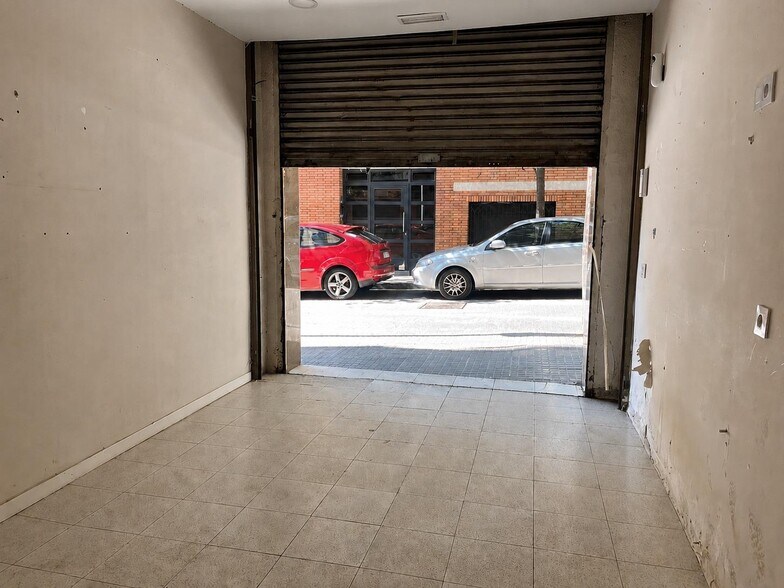 Local en Santa Coloma de Gramenet, Barcelona en alquiler - Foto del edificio - Imagen 3 de 3