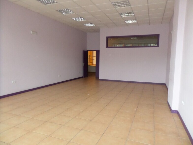 Local en Ourense en alquiler - Foto del interior - Imagen 3 de 9