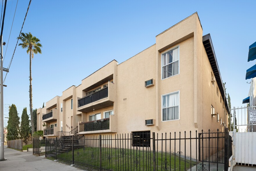 6819 Laurel Canyon Blvd, North Hollywood, CA en venta - Foto del edificio - Imagen 3 de 11