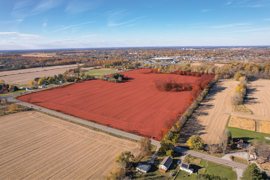 VL M-100, Grand Ledge, MI en venta - Vista aérea - Imagen 1 de 7