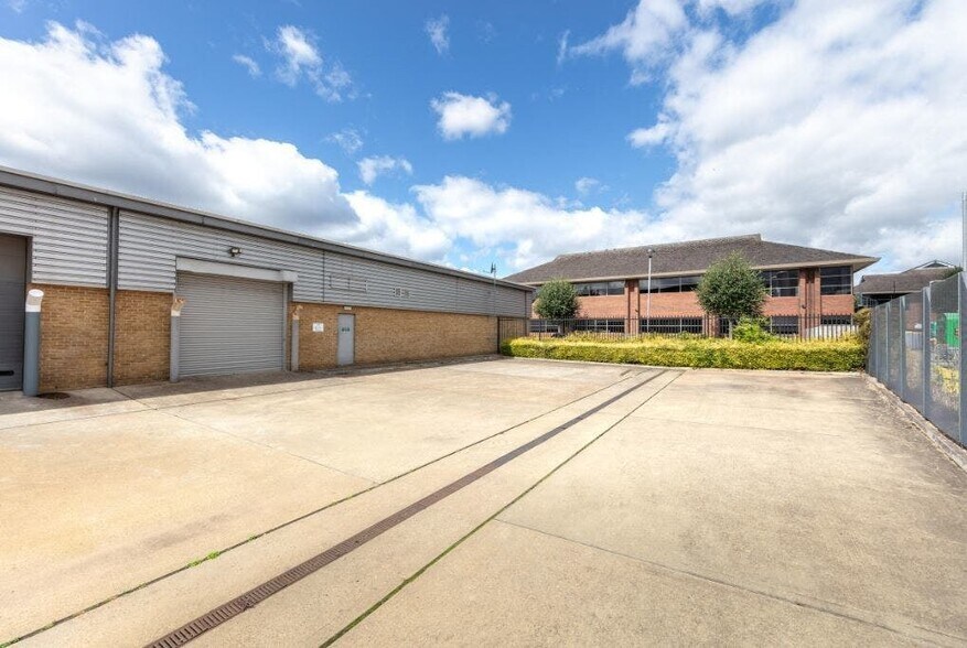 228-229 Berwick Ave, Slough en alquiler - Foto del edificio - Imagen 2 de 6